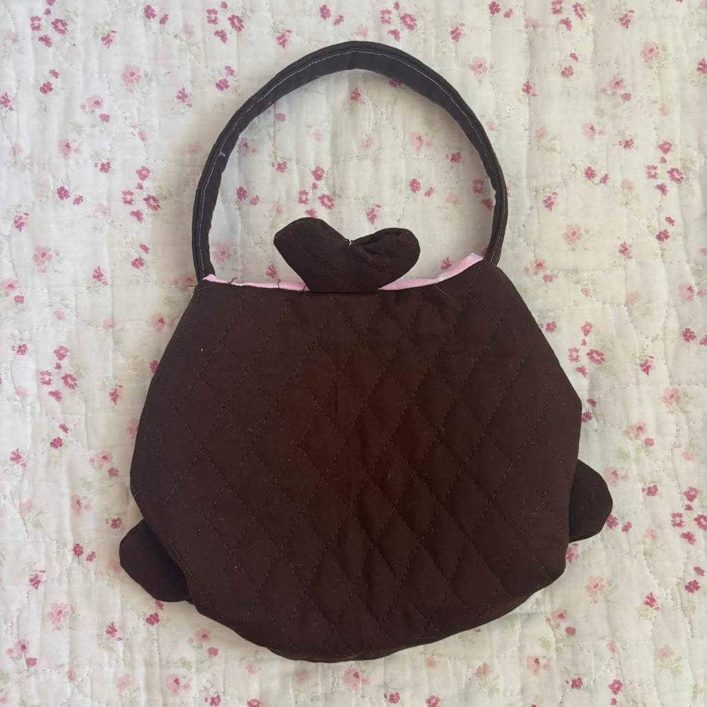 PRE–ORDER chocolate seal tote (•⩊• っ)3