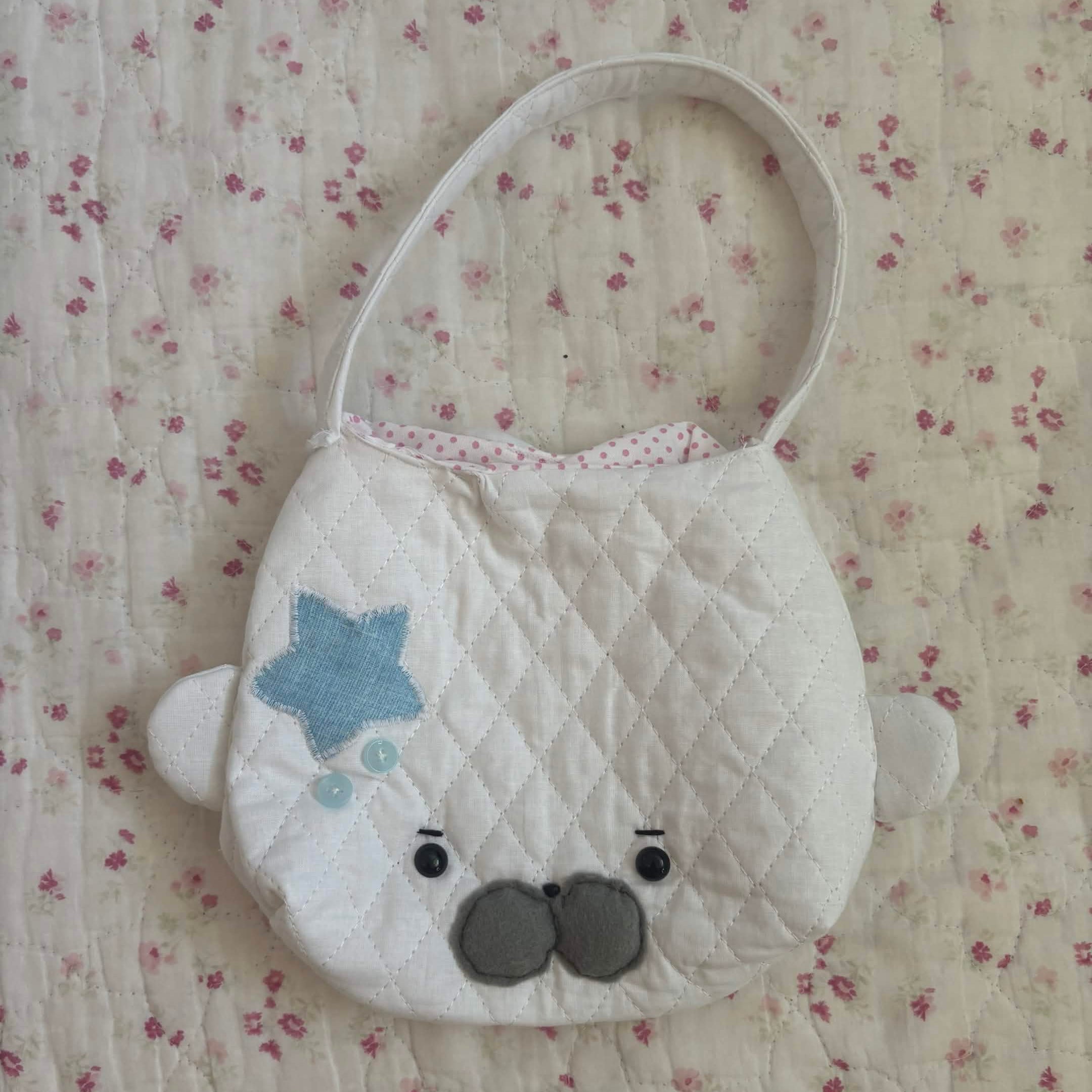 PRE–ORDER white seal tote (•⩊• っ)3