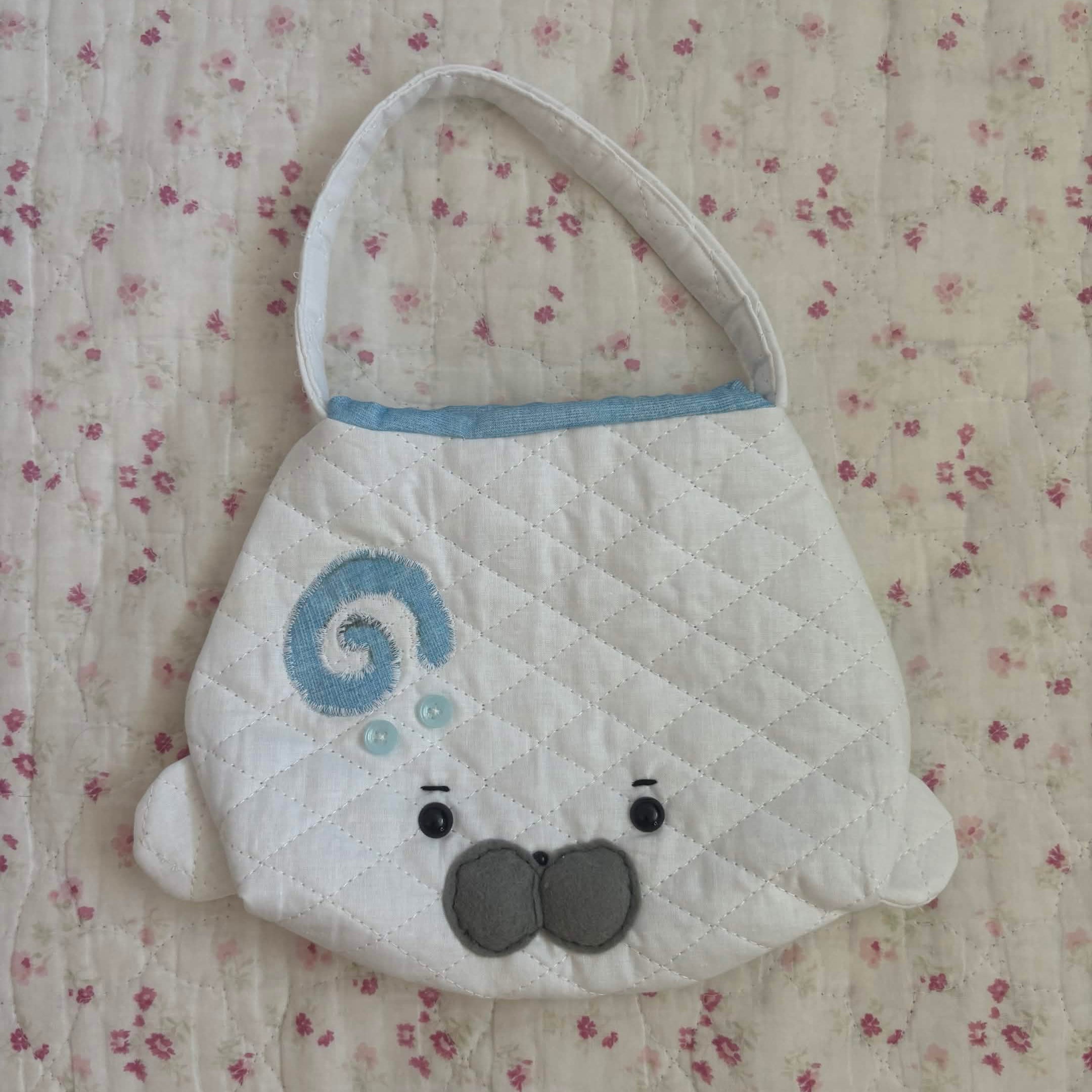 PRE–ORDER white seal tote (•⩊• っ)3